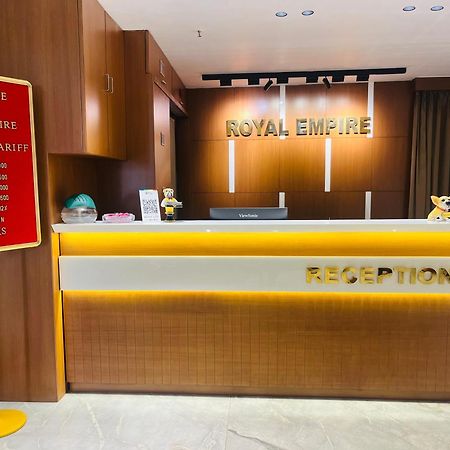 Hotel Royal Empire Gandhinagar Zewnętrze zdjęcie