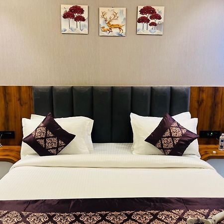 Hotel Royal Empire Gandhinagar Zewnętrze zdjęcie