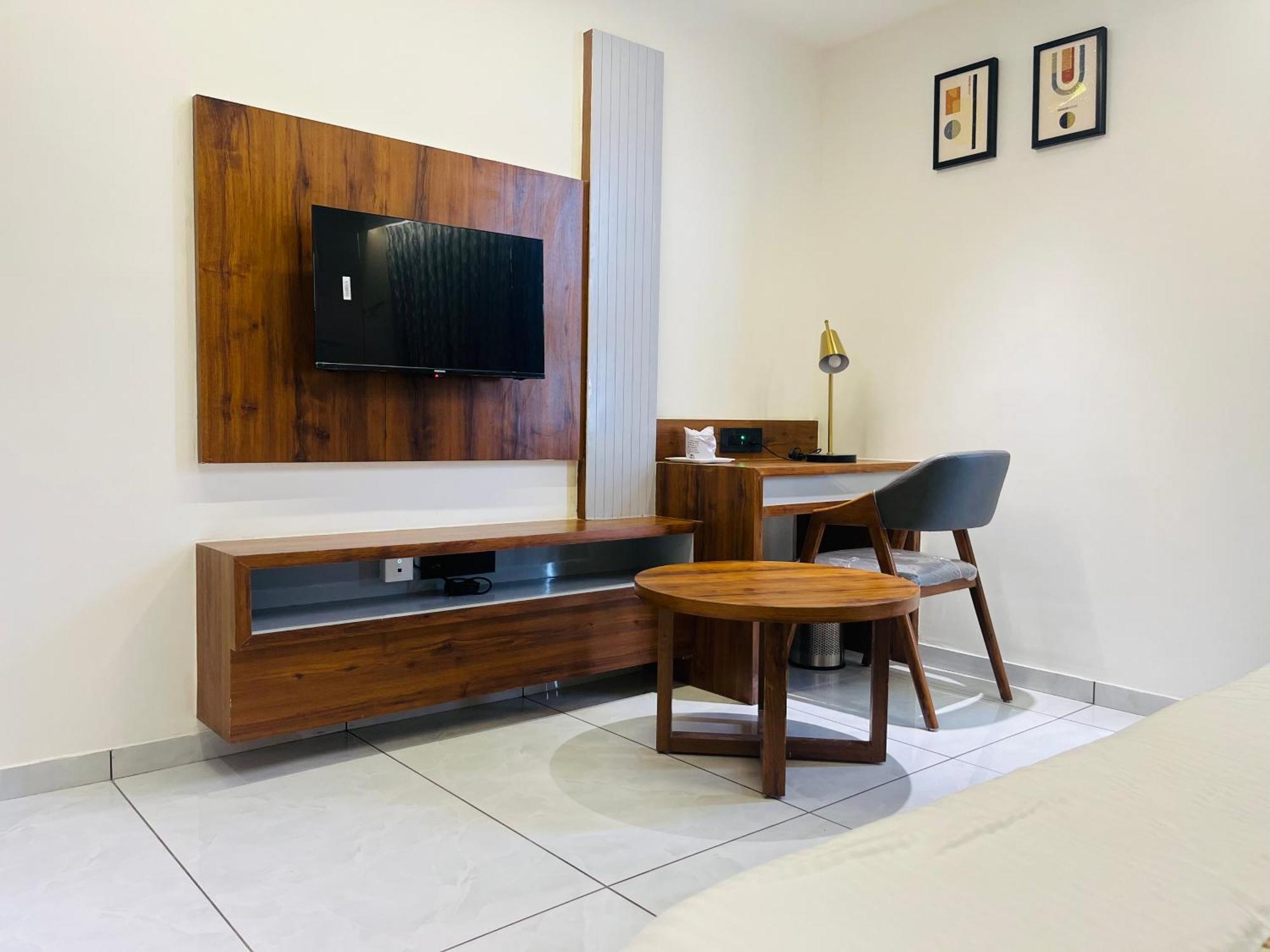 Hotel Royal Empire Gandhinagar Zewnętrze zdjęcie