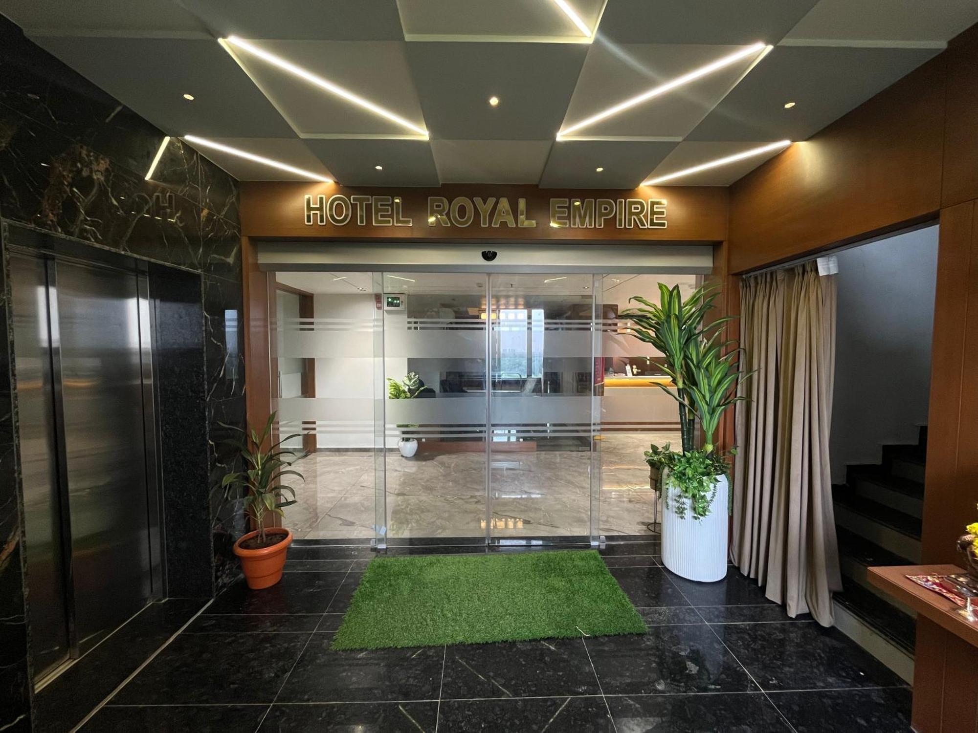 Hotel Royal Empire Gandhinagar Zewnętrze zdjęcie